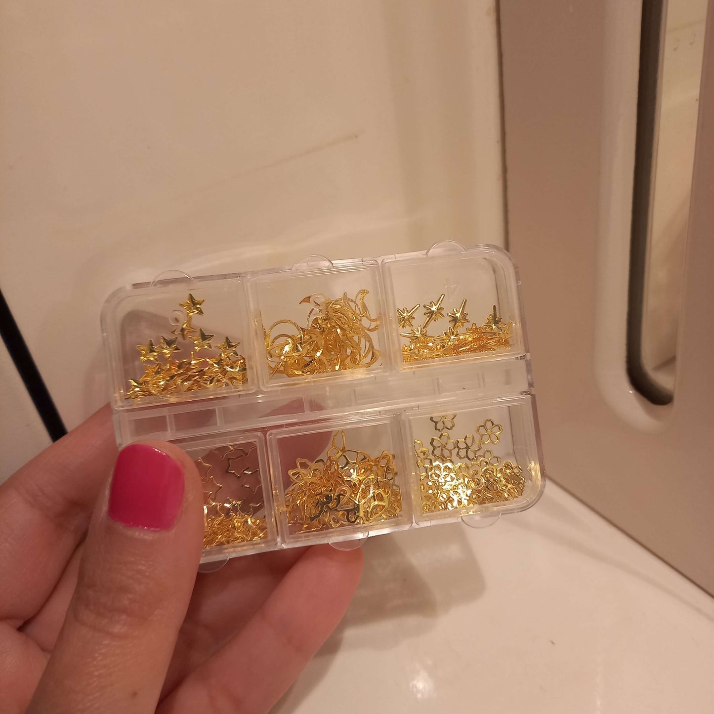 (LG): χρυσά Κομφετί