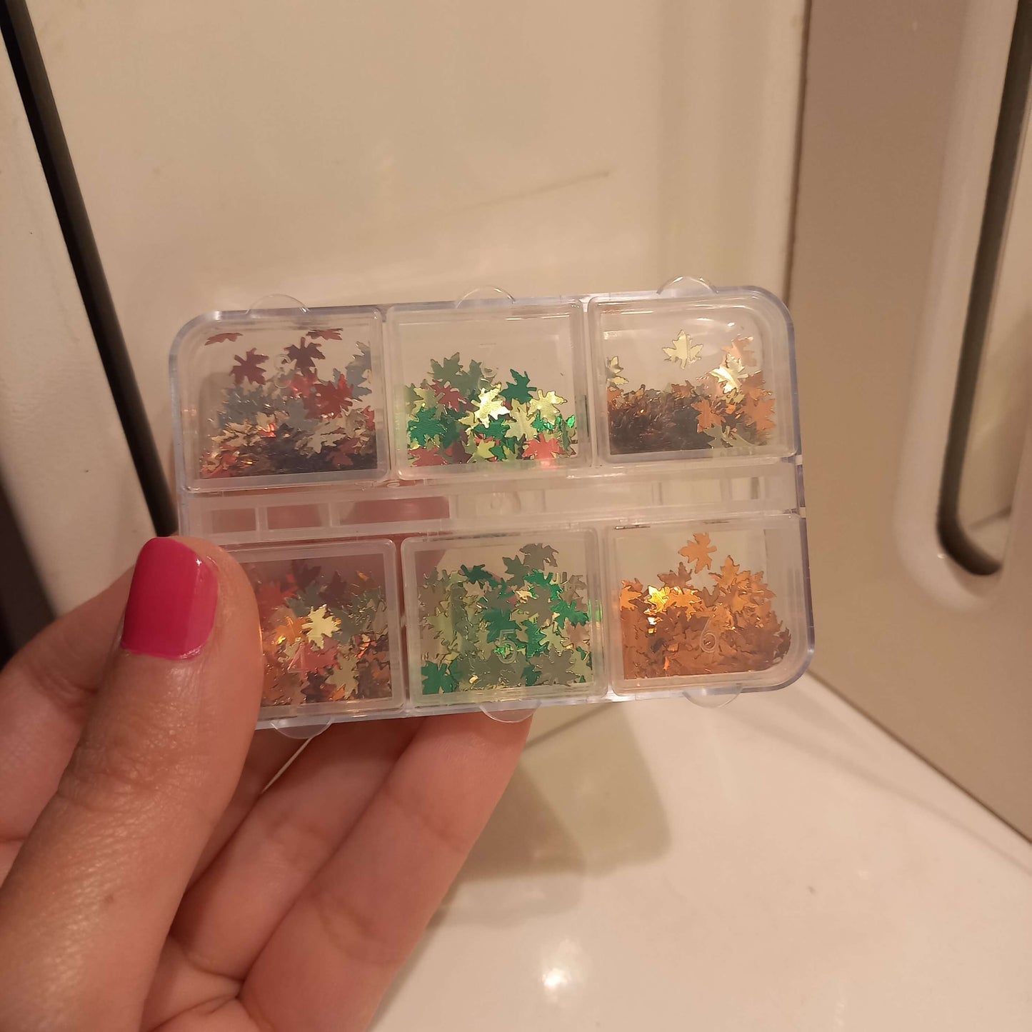 (LG): Κομφετί Φυλλαράκια