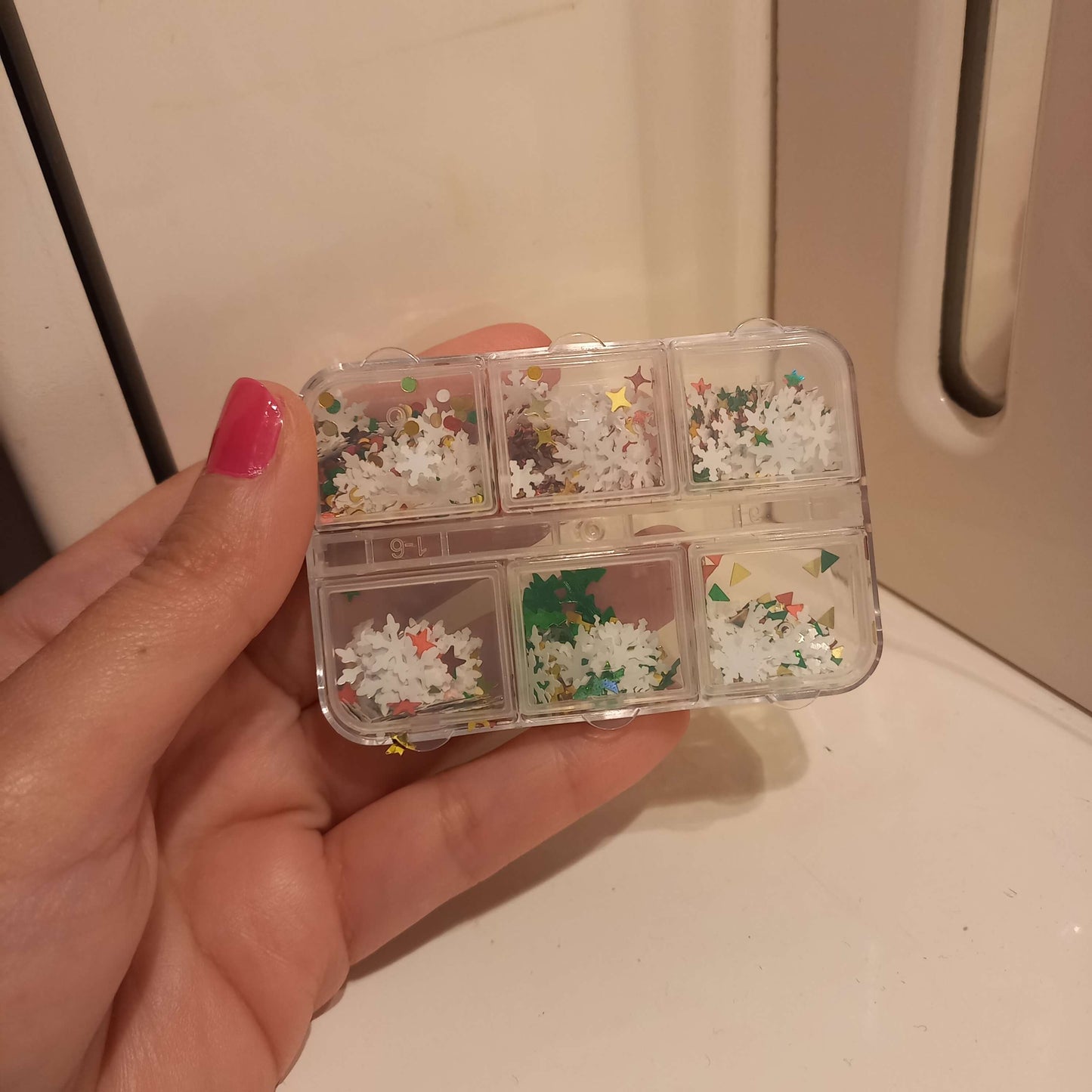 (LG): Κομφετί Χιονονιφάδες