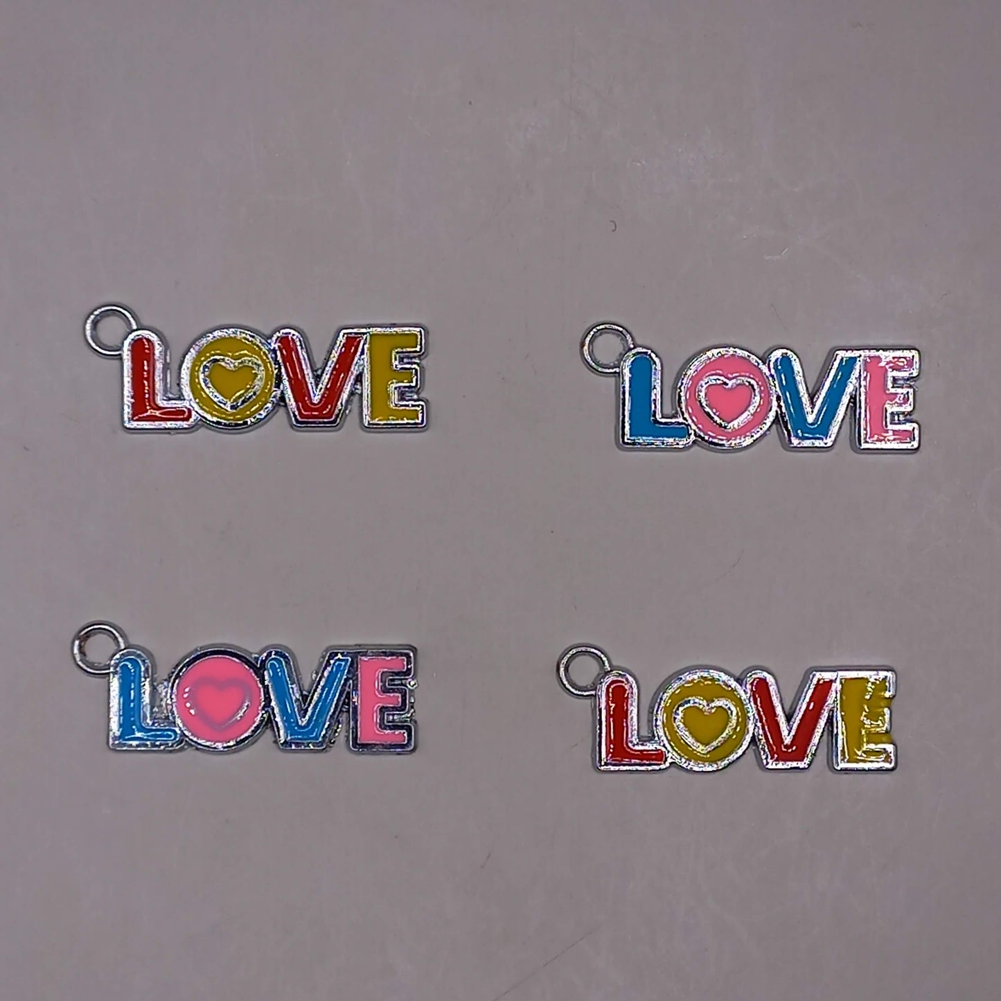 (JW): Charms "LOVE" (2 χρώματα)