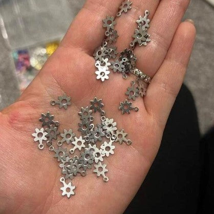 (JW): Charms μαργαρίτες