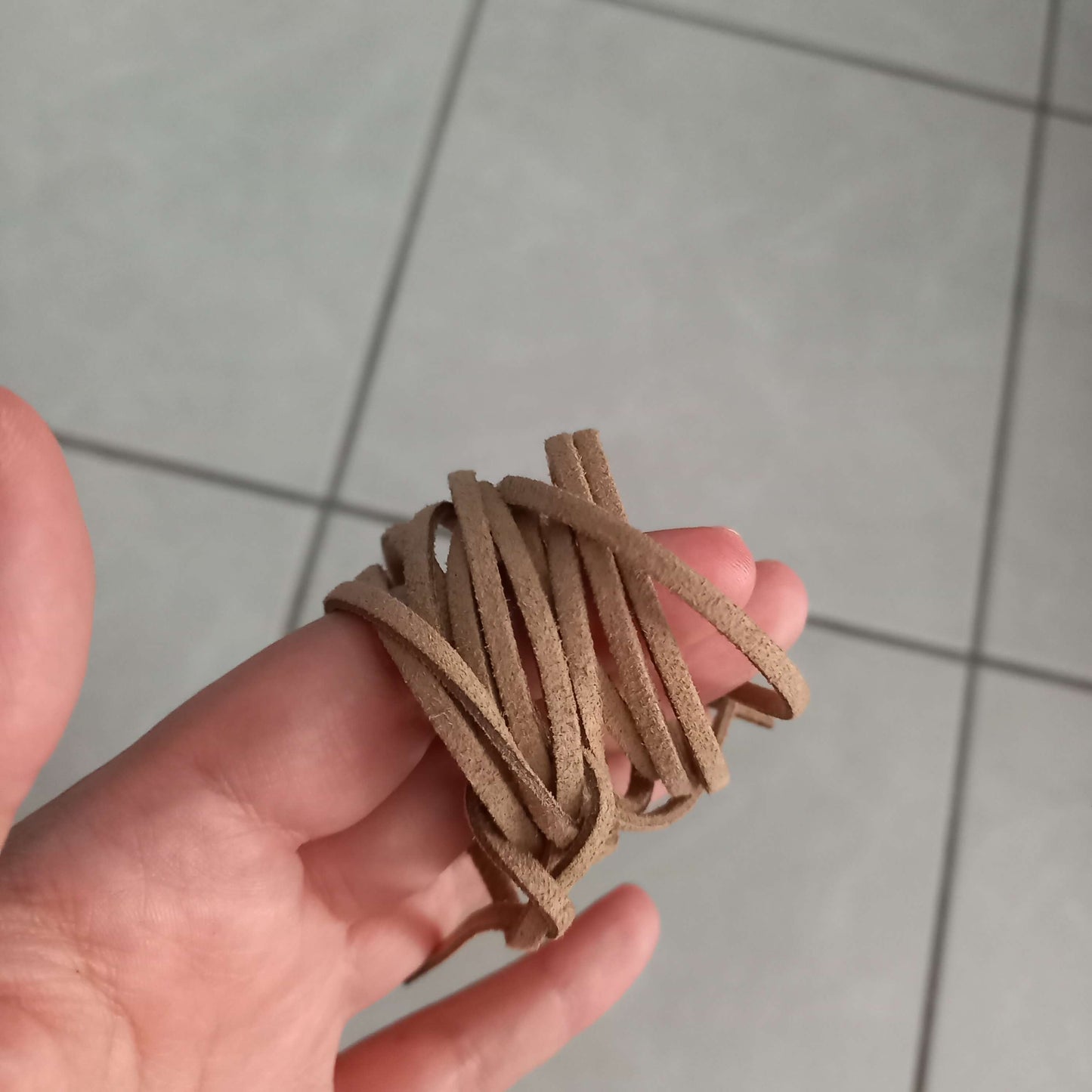 (JW): Κορδόνια συνθετικό δέρμα (suede)