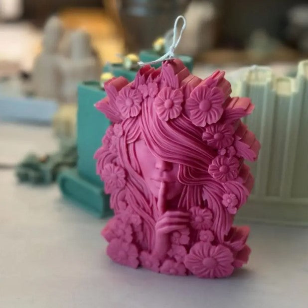 (MO): Γυναίκα με λουλούδια