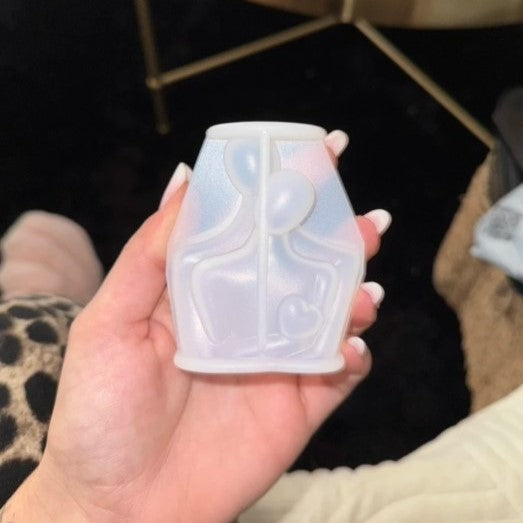 (MO): Ζευγάρι αγκαλιά